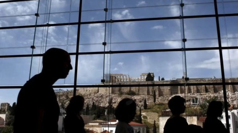 Ελληνικές επιχειρήσεις: Το φλερτ με τη «διαφθορά» στον αγώνα για επιβίωση