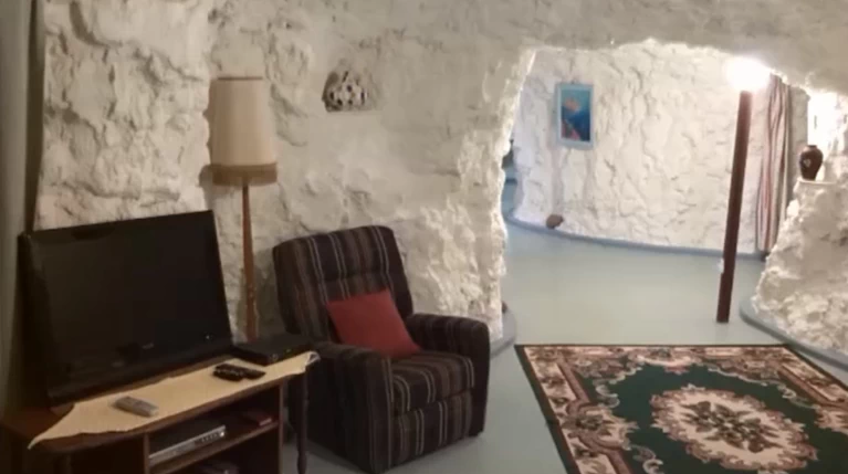 Γουάιτ Κλιφς:Η πόλη που ο κάτοικοί της ζουν κάτω από το χώμα- Δείτε γιατί