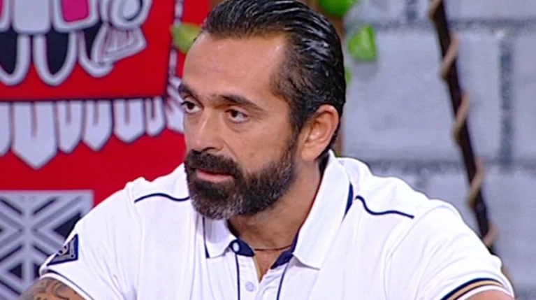 «Καρφιά» από Μπο: Ο Γιάννης Σπαλιάρας κάνει πολλές ανοησίες