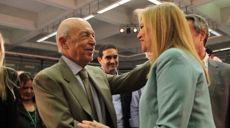 H Φώφη κάλεσε τον Σημίτη να μιλήσει στο Συνέδριο της Δημ. Συμπαράταξης