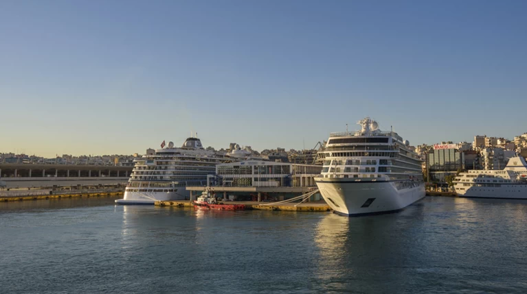 Στάσεις εργασίας στον Πειραιά: Εμπόδια στις προσεγγίσεις κρουαζιερόπλοιων
