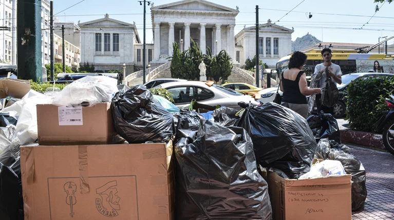 Άκαρπη η συνάντηση Σκουρλέτη - ΠΟΕ ΟΤΑ, συνεχίζεται η απεργία