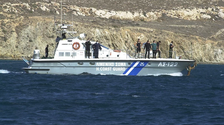 Σκάφος με 120 μετανάστες ανοικτά των Χανίων