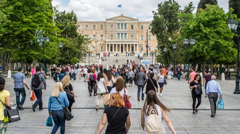 ΕΦΚΑ: Λιγότερος ο μισθός στον ιδιωτικό τομέα σε σχέση με πέρυσι