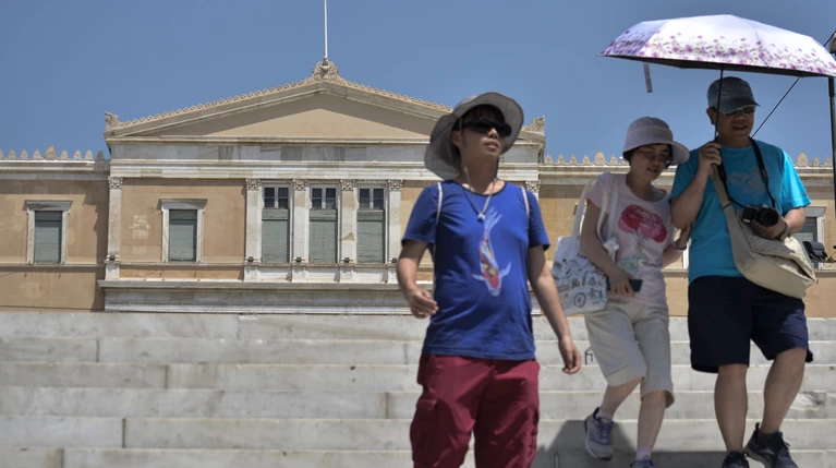Μετά τον καύσωνα ετοιμαστείτε για «σκωτσέζικο ντους»