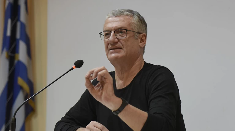 Β. Θεοδωρόπουλος στο The TOC: είμαι δίπλα στους εργαζόμενους