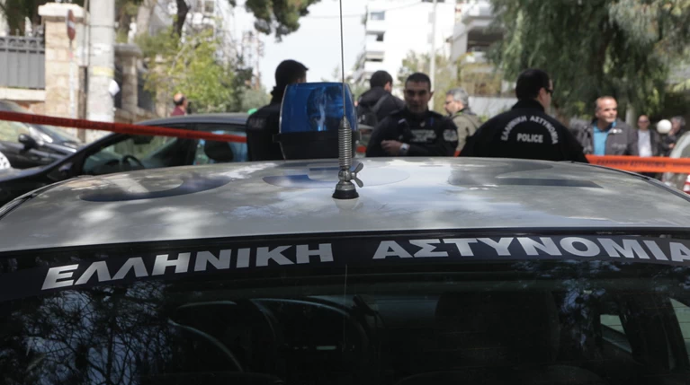 Η ΕΛ.ΑΣ «ξήλωσε» δυο μεγάλες σπείρες εκβιαστών & μπράβων
