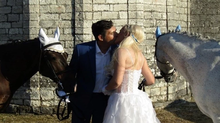 Γιάννενα: Ο ξεχωριστός γάμος της «αμαζόνας» και του «πεταλωτή» -φωτό