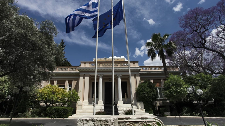 Πανηγυρίζει το Μαξίμου για την έξοδο στις αγορές