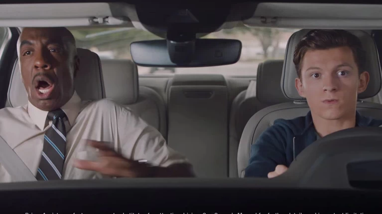 Ο Spider-Man οδηγεί ένα ολοκαίνουργιο Audi A8! Τι μπορεί να πάει στραβά;