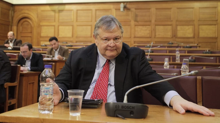 Κλήση Βαρουφάκη στην Επιτροπή Θεσμών ζητάει ο Βενιζέλος