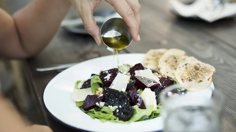 Η μεσογειακή διατροφή είναι καλή, μόνο αν έχεις χρήματα!