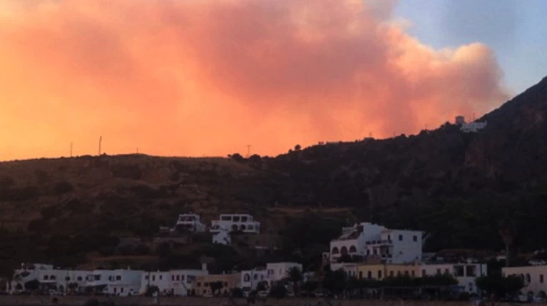 Φωτιά στα Κύθηρα: Εκκένωση οικισμού-Η έκκληση του δημάρχου