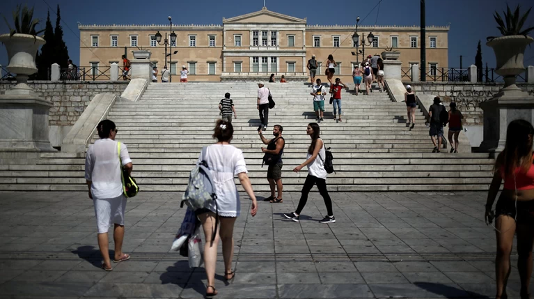 Η ελληνική τραγωδία: Πώς η μερική απασχόληση σαρώνει την αγορά