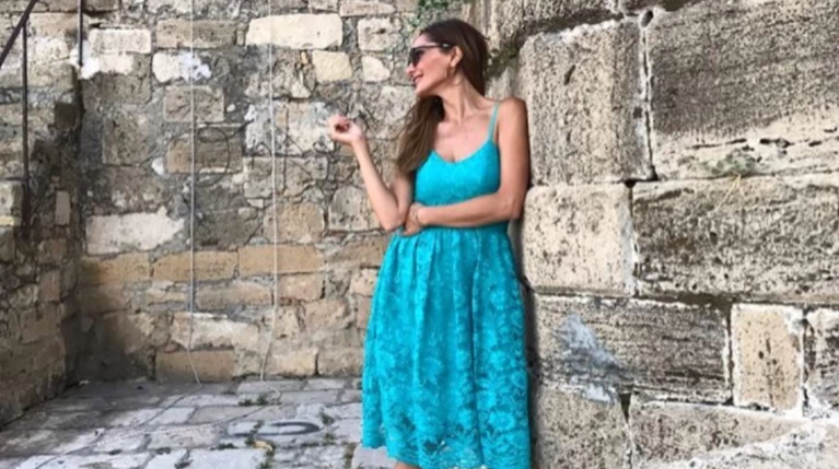H Δέσποινα Βανδή εύχεται χρόνια πολλά από τη Ζάκυνθο