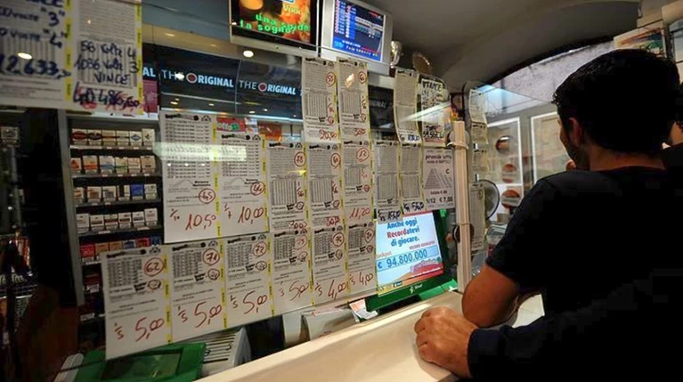 Ποσό-μαμούθ 758,7 εκατ. δολ. κέρδισε υπερτυχερός στις ΗΠΑ