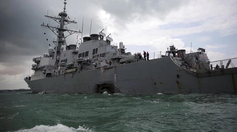Eντοπίστηκαν οι σοροί των 10 ναυτικών του USS McCain