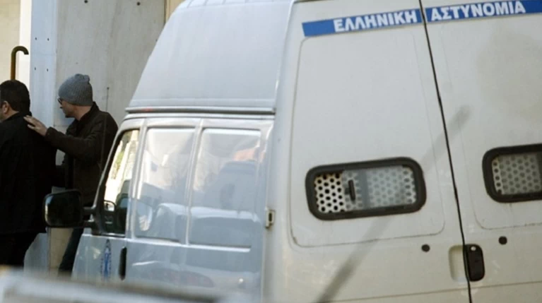 Αστυνομικός έκλεβε "πύργους" υπολογιστών από την υπηρεσία του