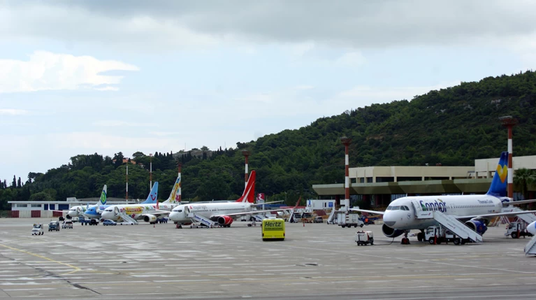 Εκτακτη προσγείωση αεροσκάφους Boeing 737 στο αεροδρόμιο της Ρόδου