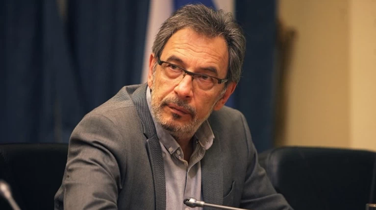 Παραίτηση με αιχμές του Διονύση Τσακνή από την ΕΡΤ