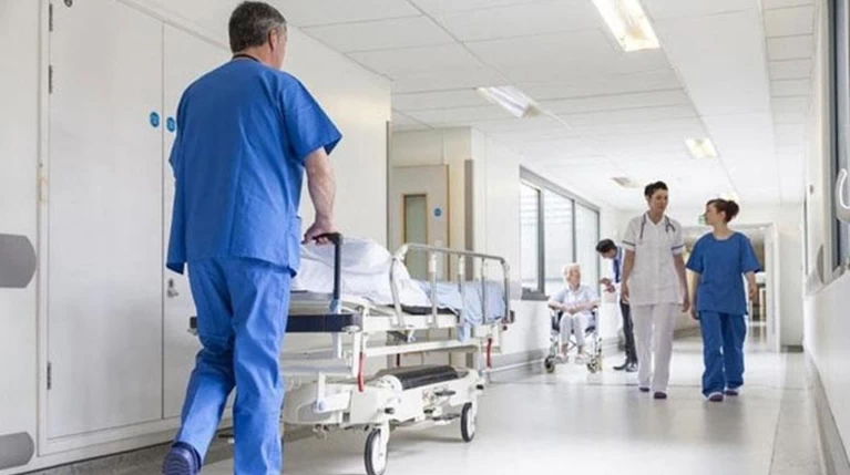 Απεργούν την Παρασκευή οι νοσηλευτές, συγκέντρωση και πορεία το πρωί