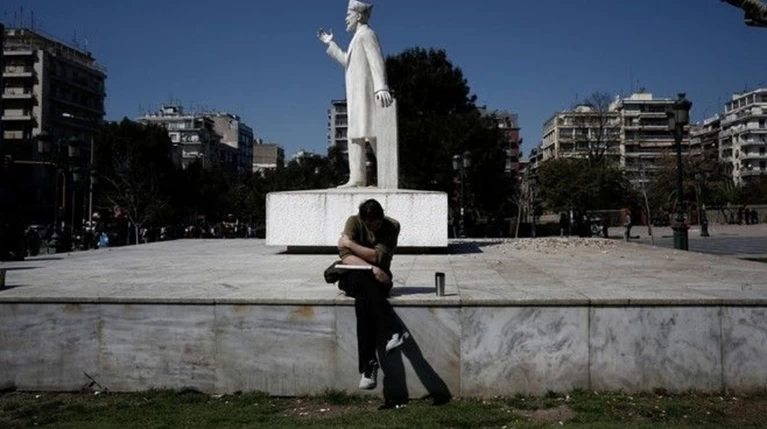 Στοιχεία σοκ: Με μισθό των 400 ευρώ μια στις δύο νέες θέσεις εργασίας