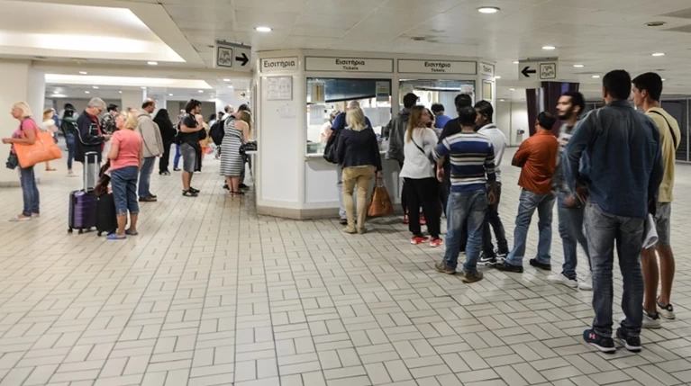 Διπλή εμπλοκή με τα νέα εισιτήρια... και παρεμβολές στα κινητά