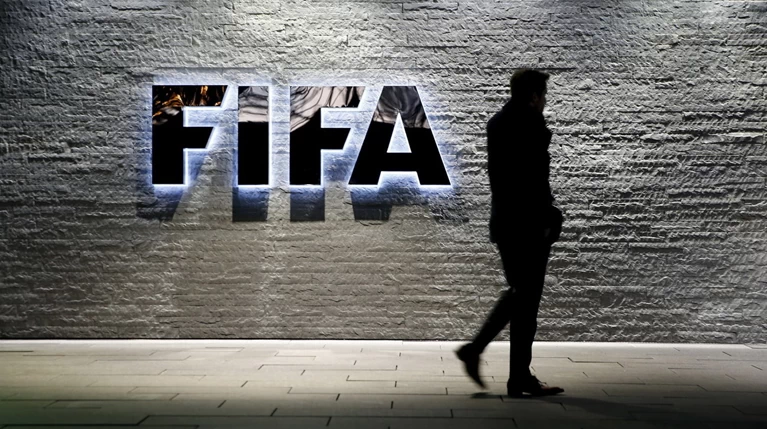Σκάνδαλο FIFA: Έφοδος του ΣΔΟΕ σε σπίτια και γραφεία στην Ελλάδα