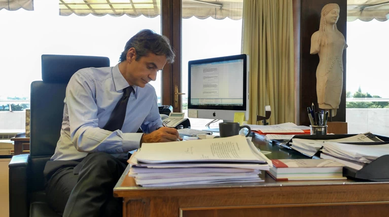 Ριζικός «ανασχηματισμός» στη ΝΔ - Τα ρίσκα και οι κίνδυνοι