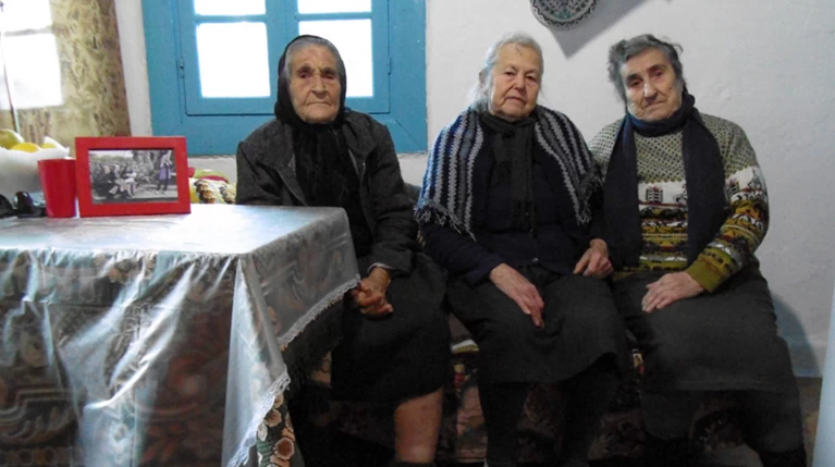 Βραβείο Ανθρωπίνων Δικαιωμάτων στη γιαγιά και τον ψαρά της Μυτιλήνης