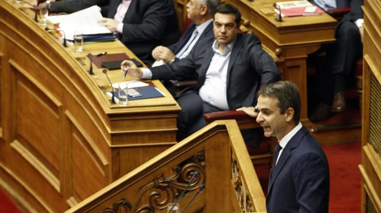 Κατατέθηκε στη Βουλή η ερώτηση Κυριάκου σε Τσίπρα για την ανομία
