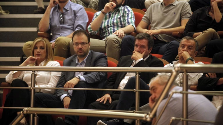 Κεντροαριστερά: Μπροστά η Φώφη – Μάχη για τη δεύτερη θέση