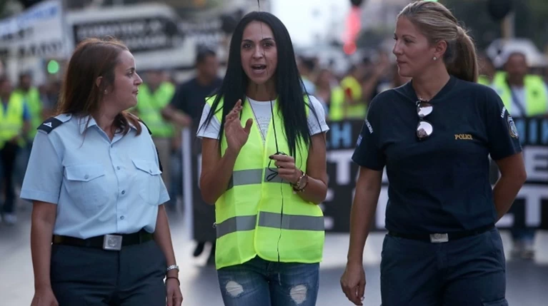 Έρχεται αναδρομικό ψαλίδι στους μισθούς των ενστόλων