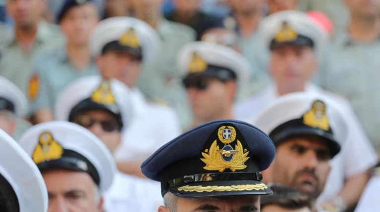 Νέα μείωση συντάξεων κατά 8% για 120.000 απόστρατους