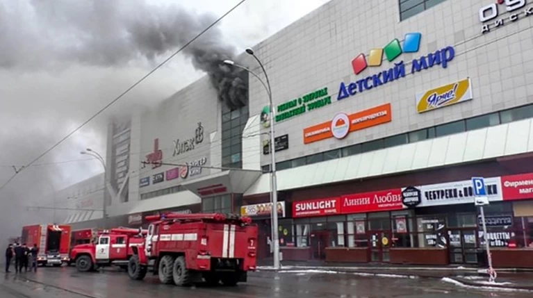 Στους 64 οι νεκροί από τη φωτιά σε εμπορικό κέντρο στη Ρωσία (βίντεο)