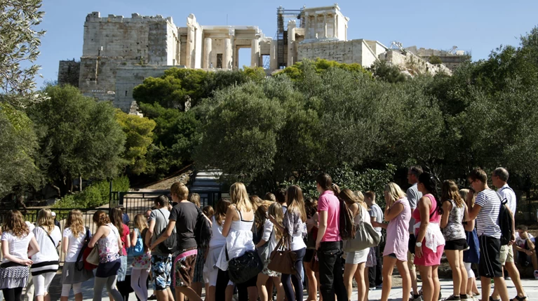 Οι αρχαιοφύλακες κατεβάζουν ρολά στα μνημεία το Μ. Σάββατο
