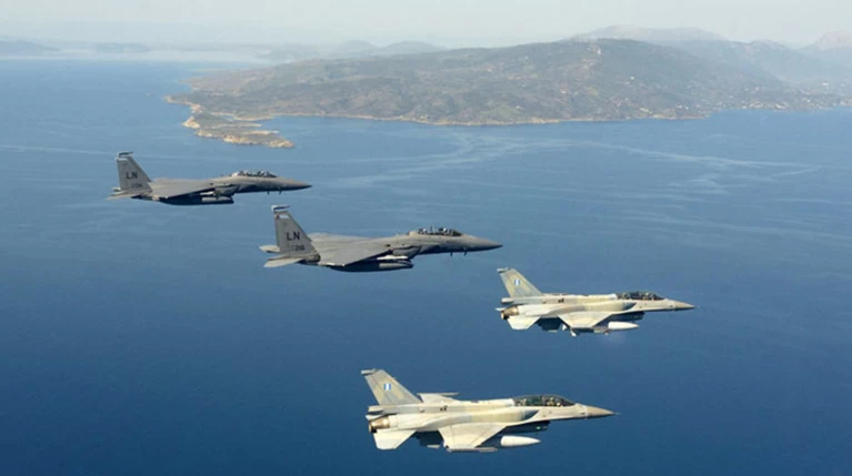 26 παραβιάσεις και 4 εμπλοκές - "γεμάτη" ημέρα στο Αιγαίο...