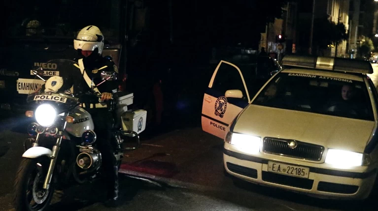 Βγήκαν πιστόλια στην Τρούμπα