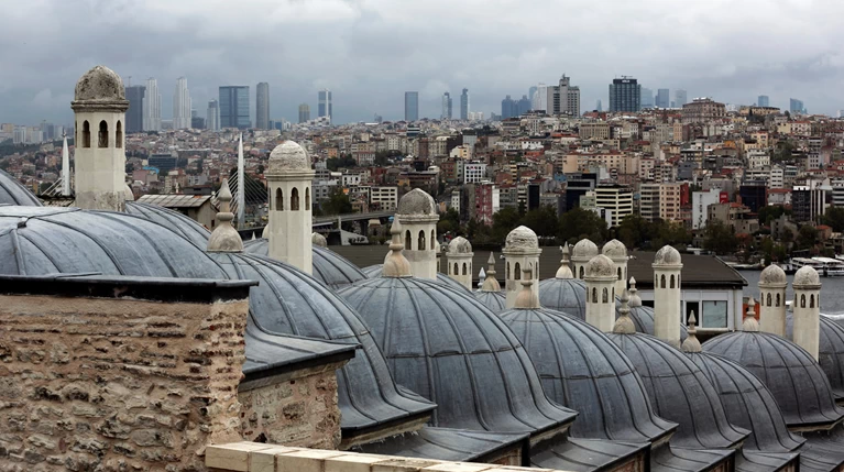 «Βυθίζεται» η τουρκική λίρα: Υποχώρησε σε ιστορικό χαμηλό