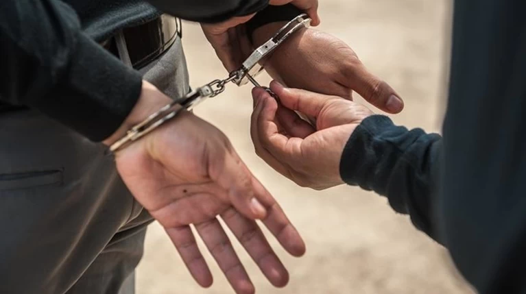 Σύλληψη Βρετανού που φωτογράφιζε στρατιωτικές εγκαταστάσεις στα Χανιά