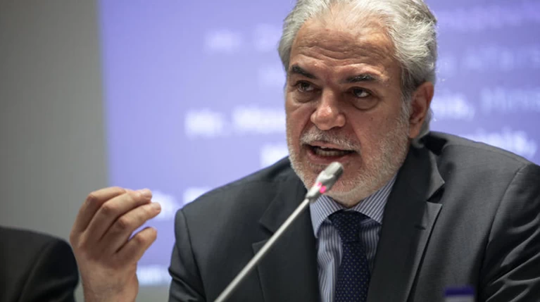 Paris Match: Ρεπορτάζ για την αποστολή του Επιτρόπου Στυλιανίδη στο Κονγκό