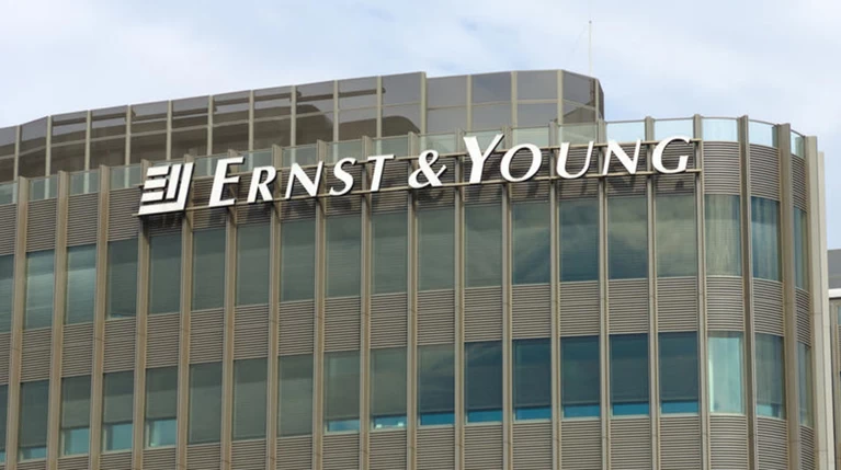 Εrnst & Young: Αυξήθηκε η αξία συγχωνεύσεων και εξαγορών στην Ελλάδα
