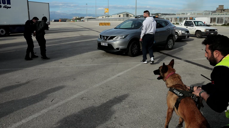 Συμπλοκές στο λιμάνι στην Πάτρα μεταξύ των μεταναστών
