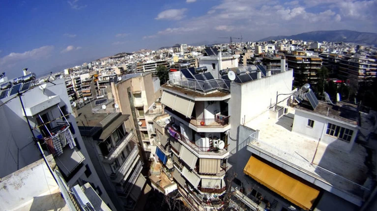 Δέκα πολυκατοικίες στο κέντρο της Αθήνας αγοράζει Ρώσος επενδυτής