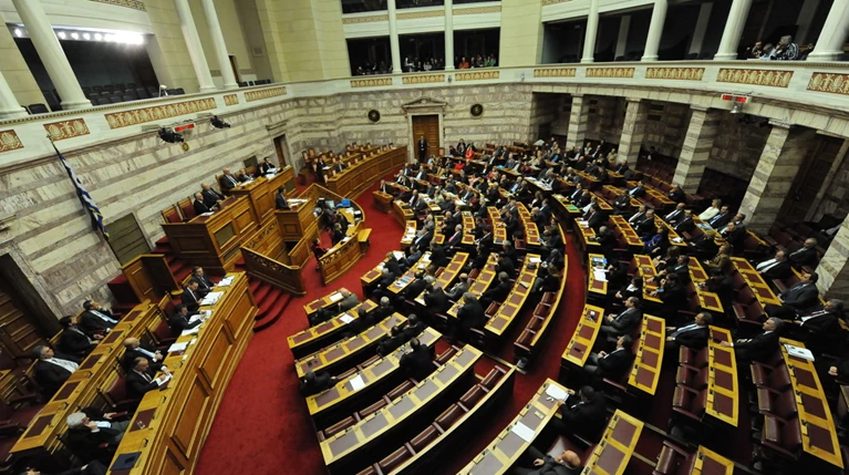 Βουλή: Συνεχίζεται η συζήτηση του ν/σ για την αναδοχή