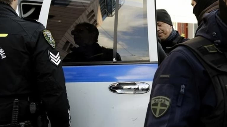 Κρατούσαν "αιχμάλωτους" 50 αλλοδαπούς και εκβίαζαν συγγενείς τους