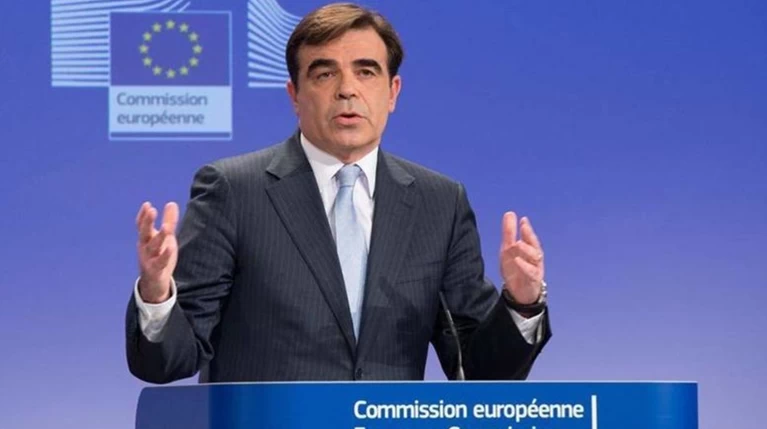 Κομισιόν για Σκοπιανό: Δεν υπαγορεύουμε όρους και προϋποθέσεις