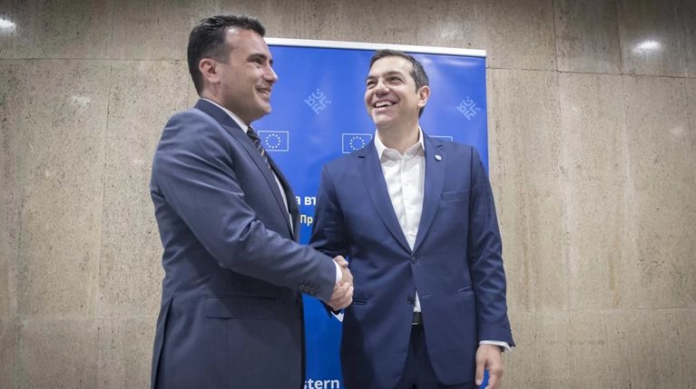 Die Zeit: Τσίπρας-Ζάεφ έχουν βρει λύση για το όνομα της ΠΓΔΜ