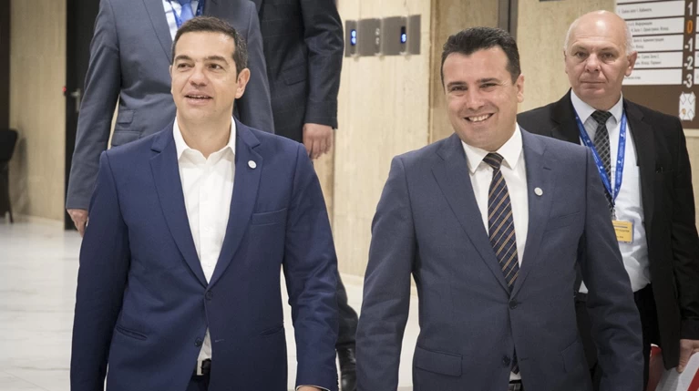 Πυρετώδεις διαβουλεύσεις σε Αθήνα και Σκόπια