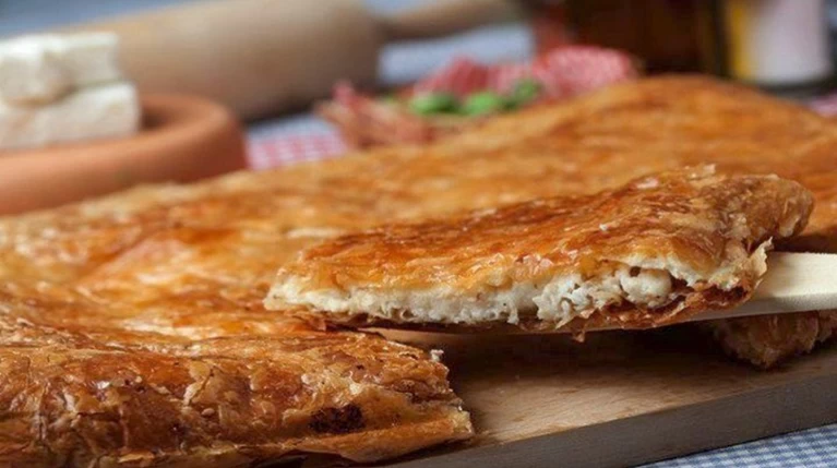 Η μπουγάτσα με τυρί δεν είναι τυρόπιτα